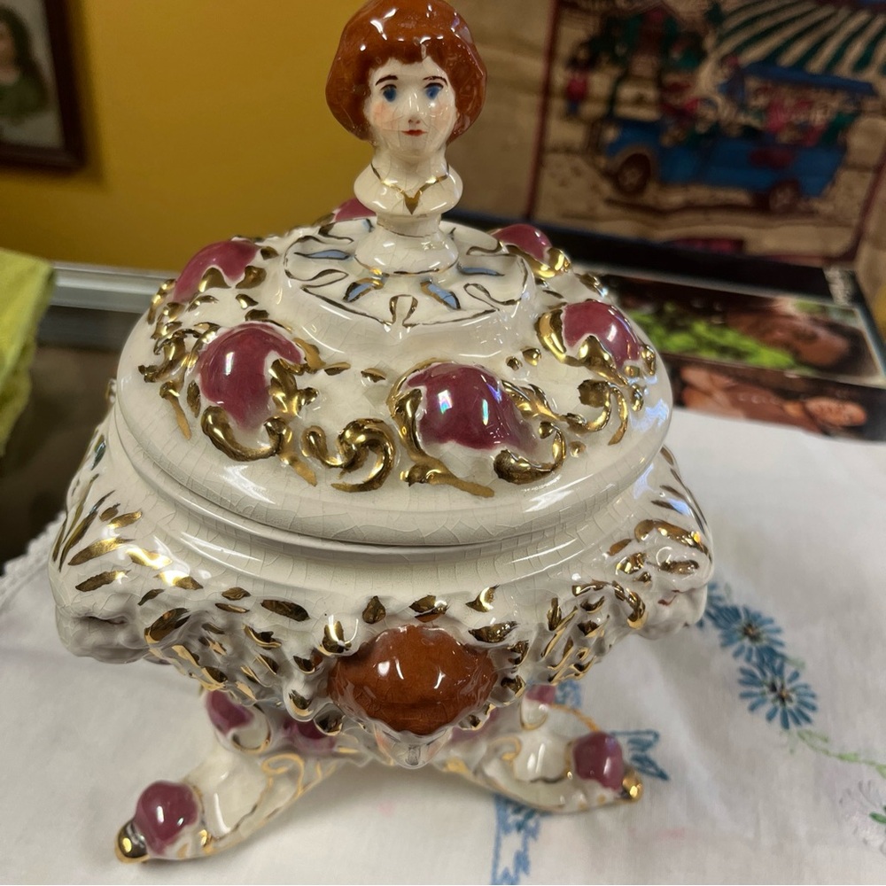 Vintage Imogene Lady& Lion Covered Tureen